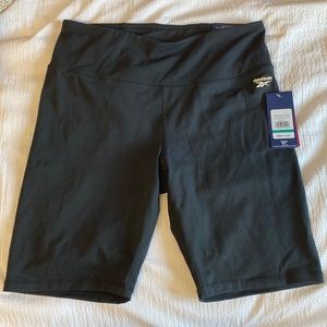 Size XL Reebok bike shorts
